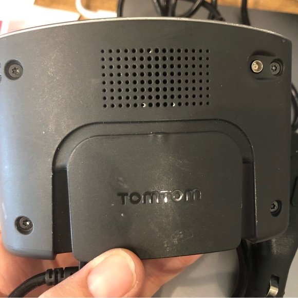 Tom Tom One XL Navigation System with cigarette adaptor - Picture 3 of 3